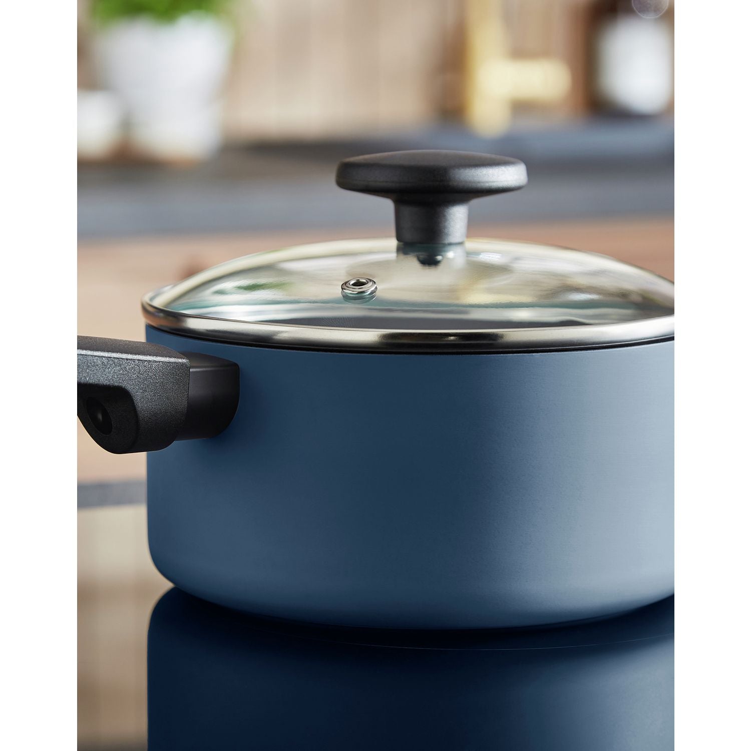 Morphy Richards 5 piece aluminium saucepan set blue, UK version