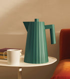 Alessi Plissé design kettle with 1.7L capacity - British product