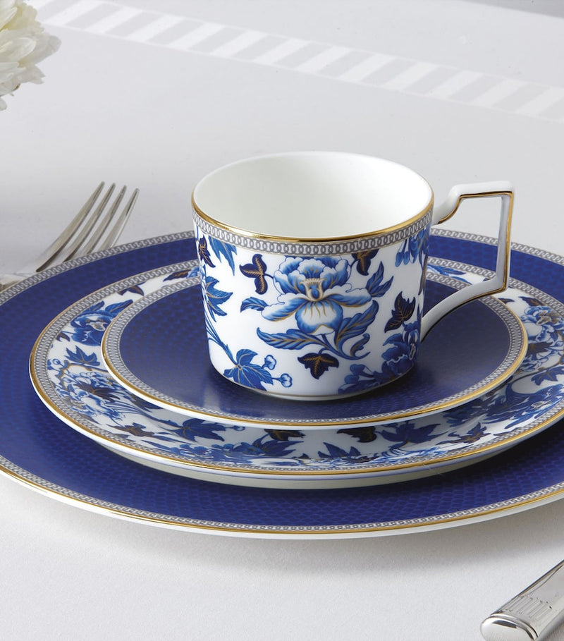 Wedgwood Hibiscus plate 20cm (British brand)