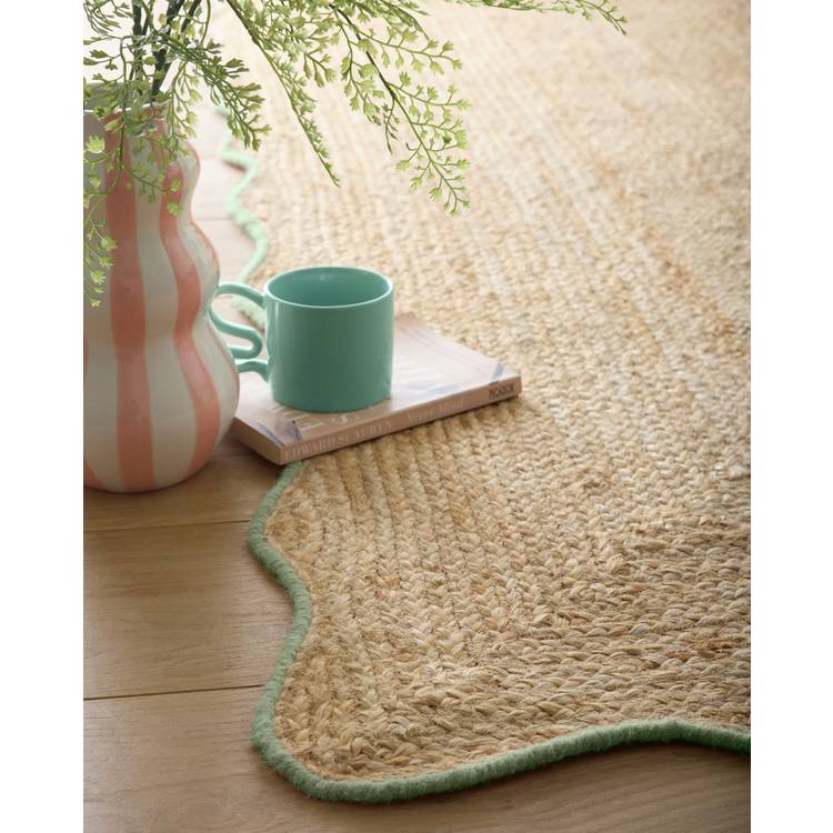 Origin scalloped edge green rug 160x230cm, imported from the UK