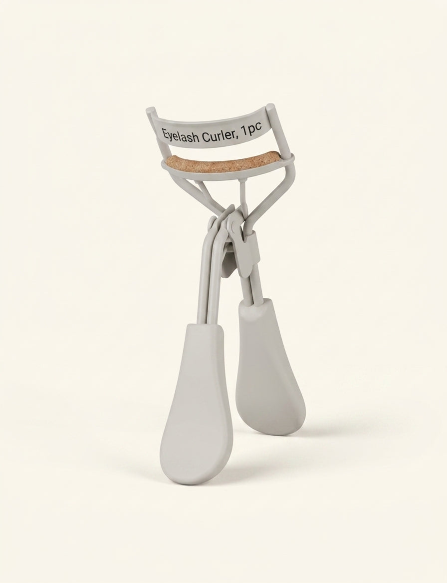 Dior Backstage eyelash curler makeup tool (British brand)
