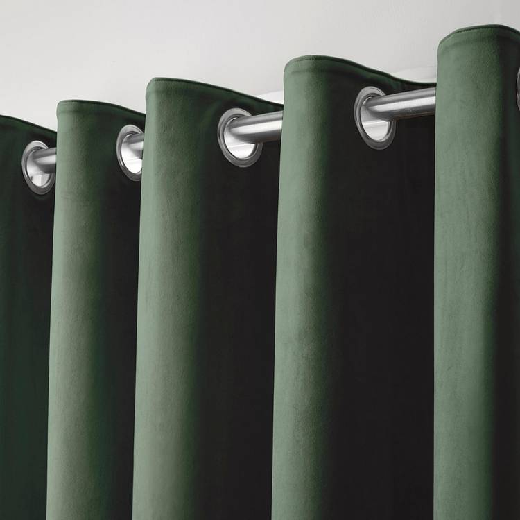 Laurence Llewelyn-Bowen Montrose blackout eyelet curtains green 117x183cm (British brand)