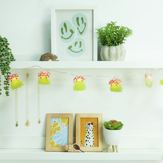 Fizz Creations mushroom frog LED string lights, UK version