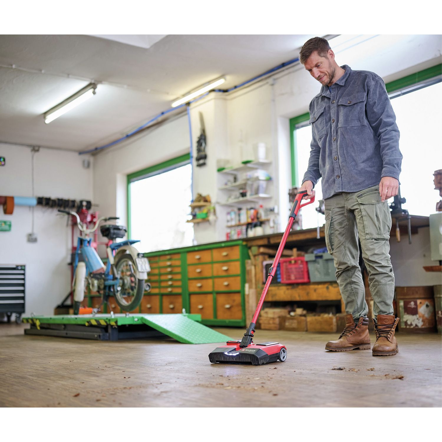 Einhell cordless sweeper 18V UK version