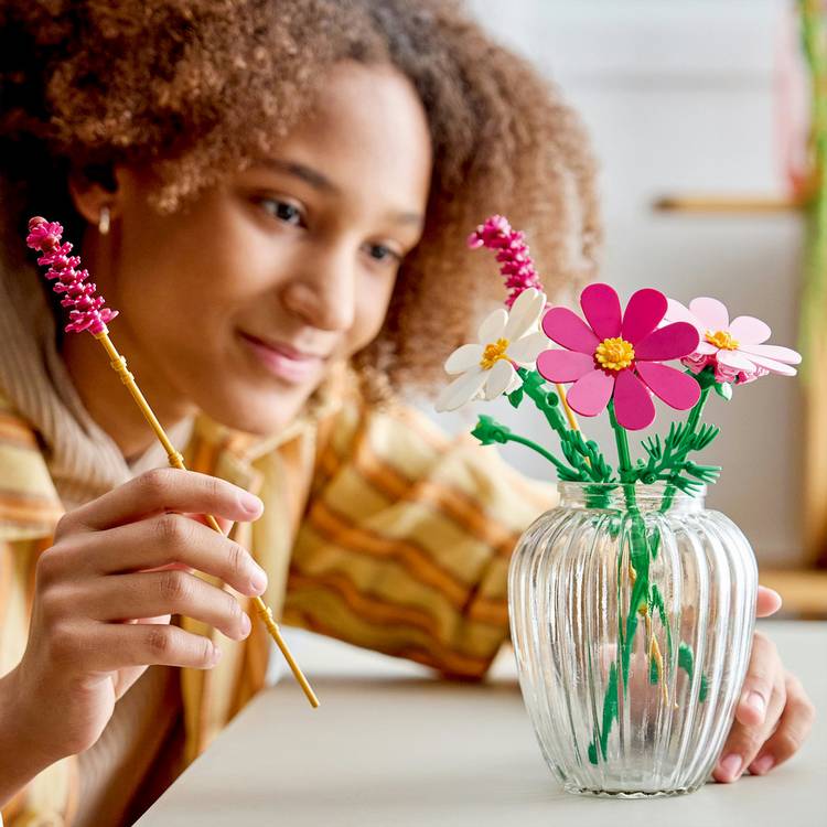 LEGO Botanicals Cosmos Flowers building set, UK version