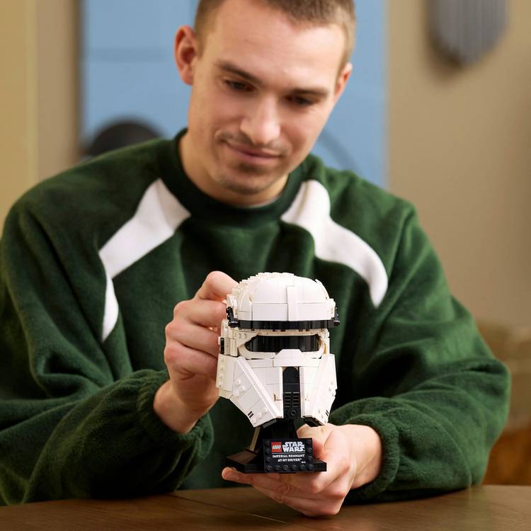 LEGO Imperial Remnant AT-RT Driver Helmet 775 pieces, imported from the UK
