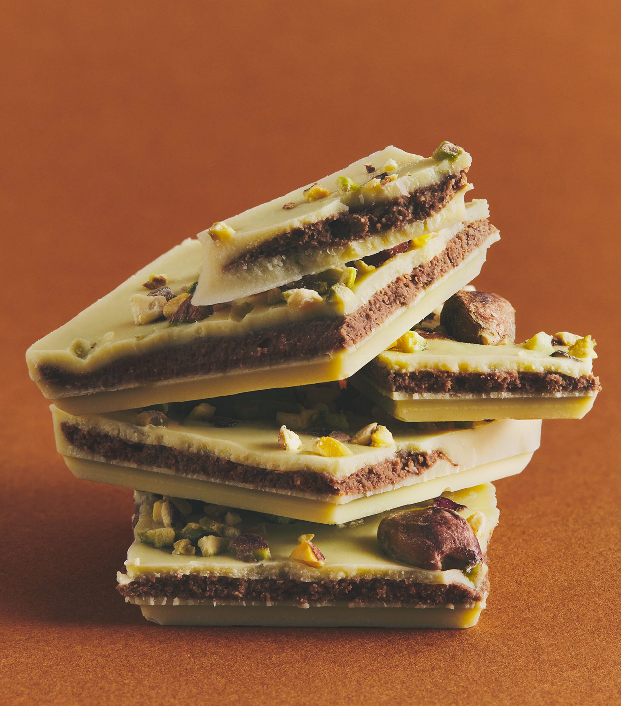 Harrods pistachio-filled white chocolate bar 123g, UK version