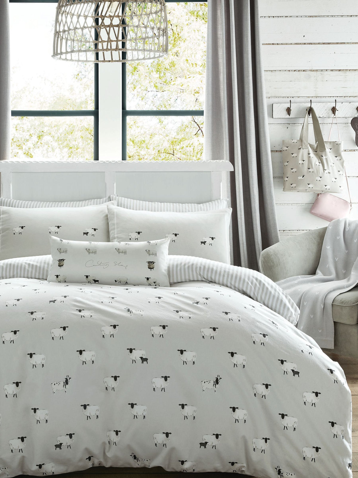 Sophie Allport Oatmeal Sheep duvet cover and pillowcase set (British brand)