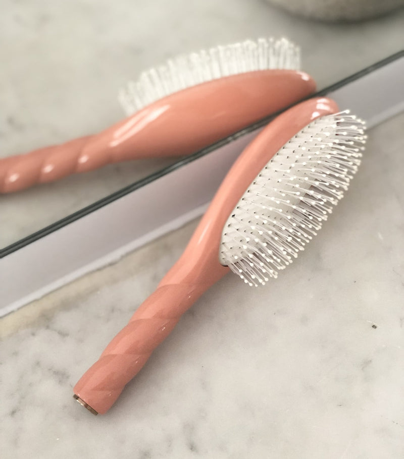 La Bonne Brosse N.04 detangling scalp brush, UK version