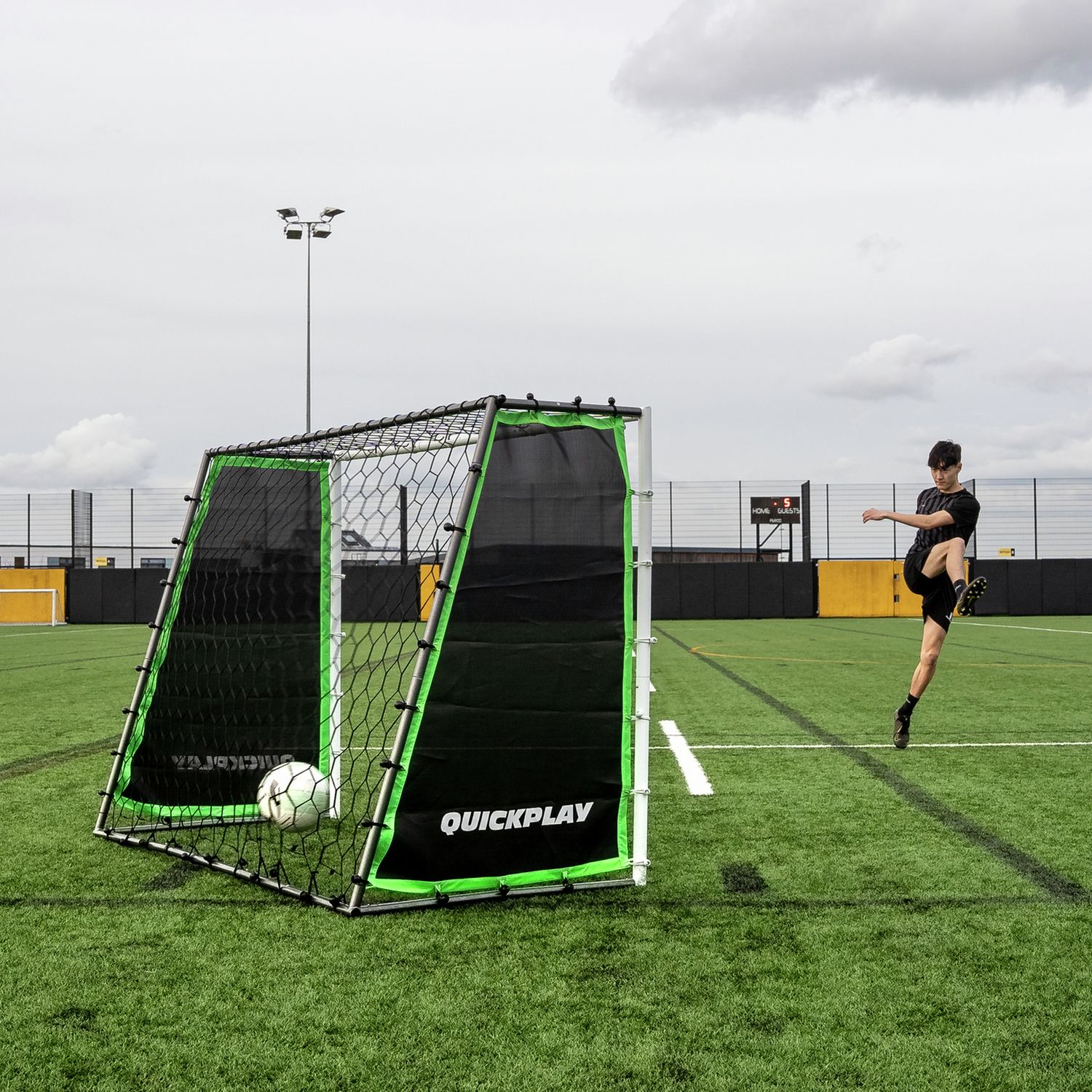 Quickplay TEKKERS 3-in-1 football training goal, UK version