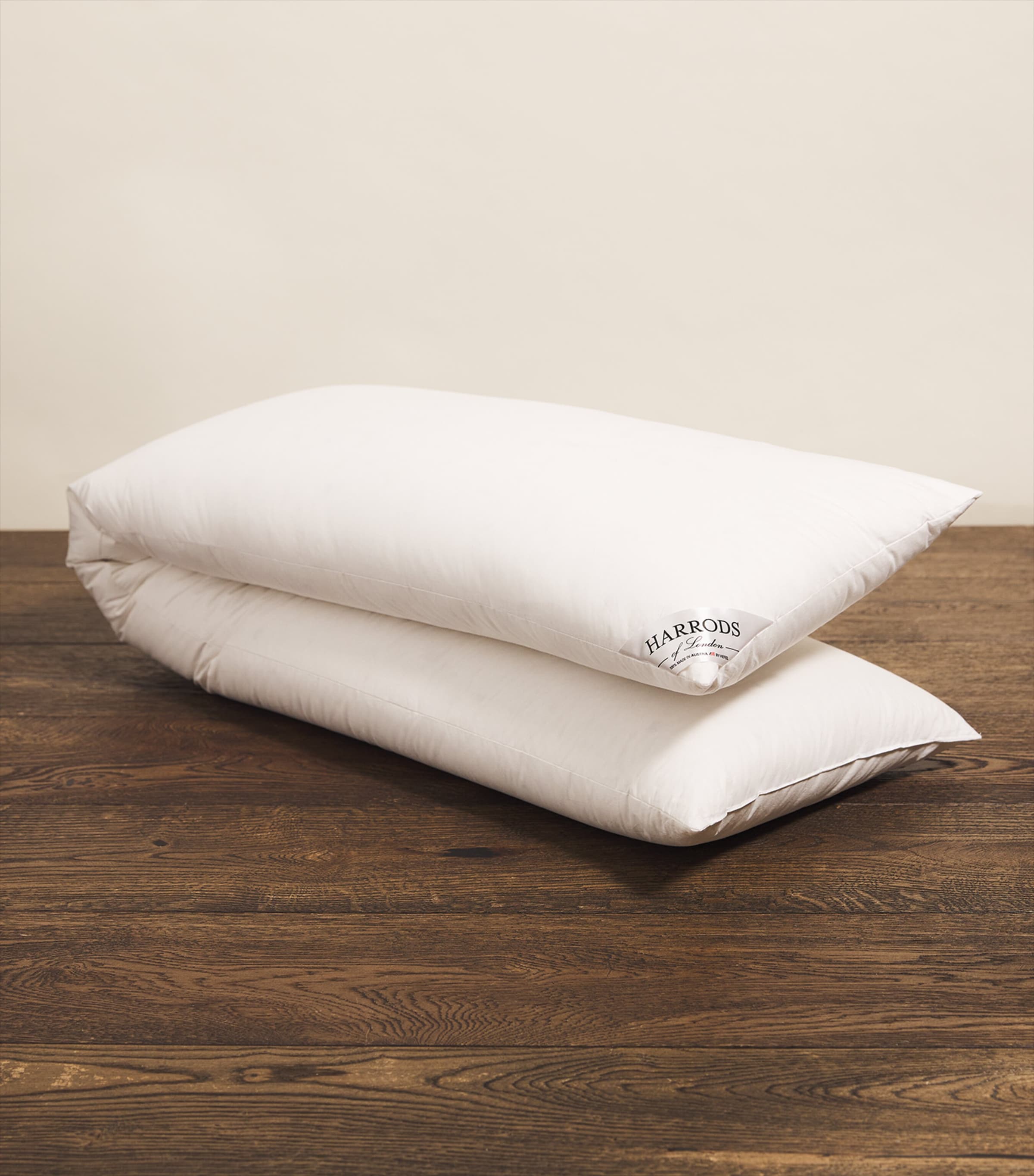 Harrods of London Cambridge body pillow 160cm, UK version