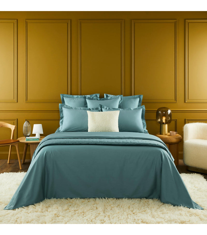 Yves Delorme Triomphe bedspread 285cm x 250cm (British brand)
