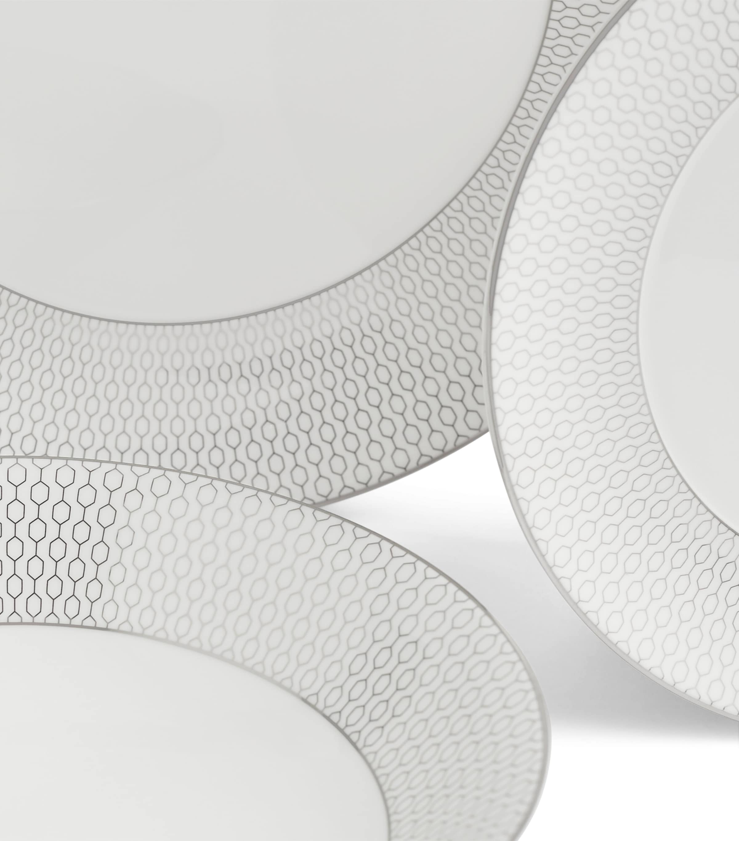 Wedgwood Gio Platinum dinnerware set of 12 pieces (British brand)