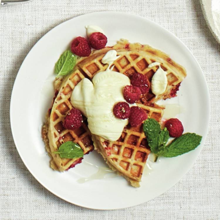 Sage No Mess Waffle Maker with moat - British product