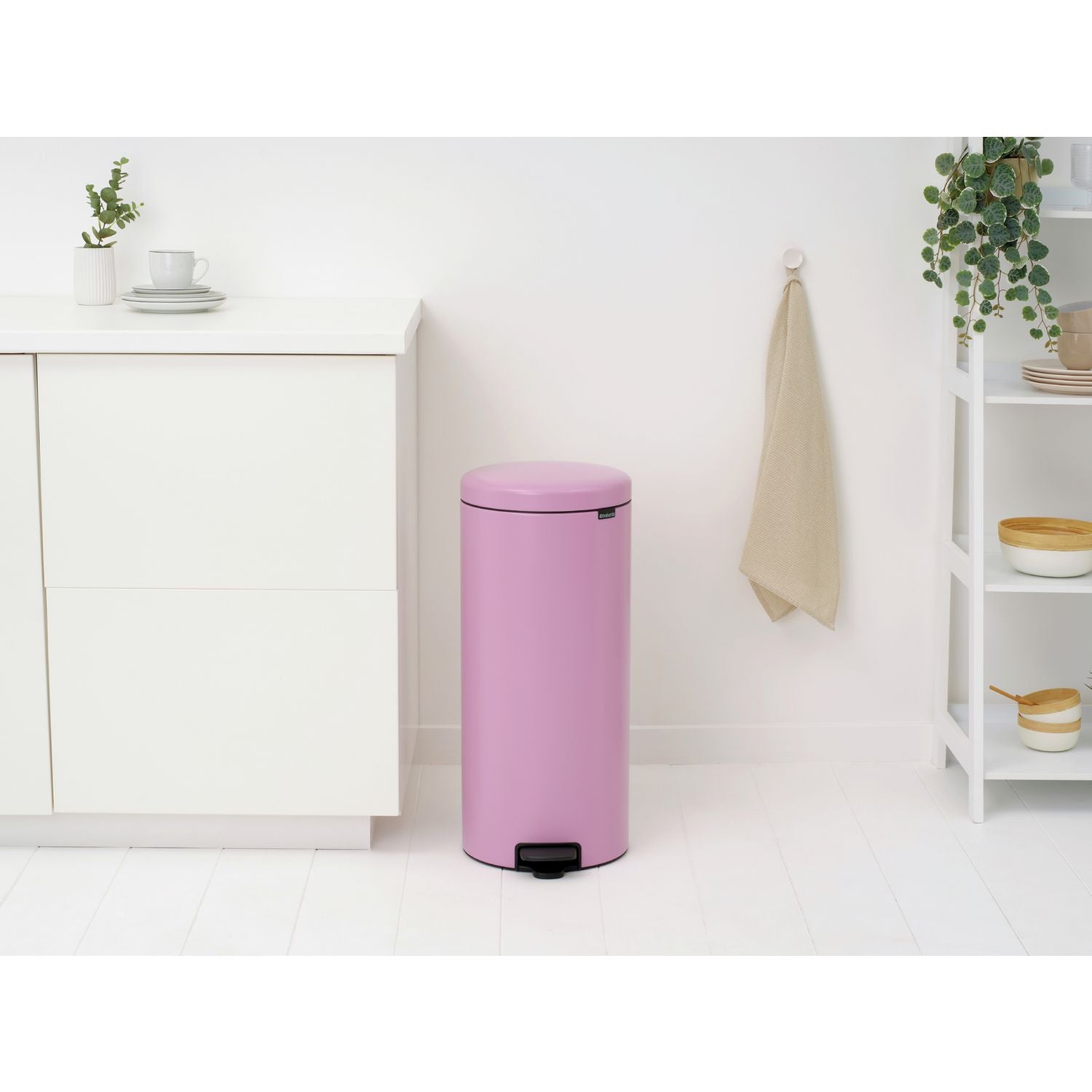 Brabantia NewIcon Lilac Pink pedal bin 30L, UK version