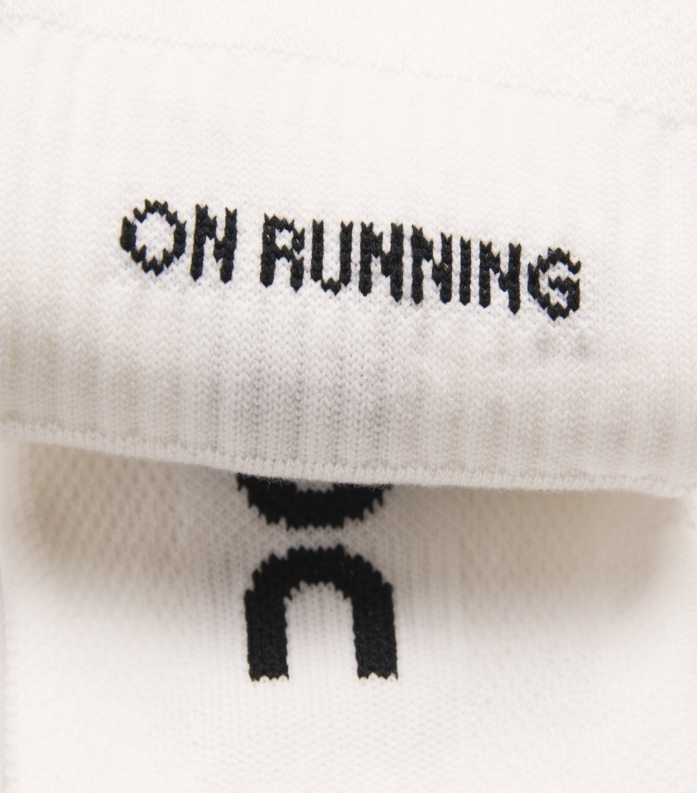 On Core Run low socks pack of 2, imported from the UK