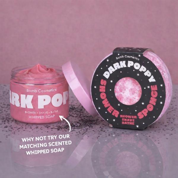 Bomb Cosmetics Dark Poppy exfoliating body buffer sponge, UK version