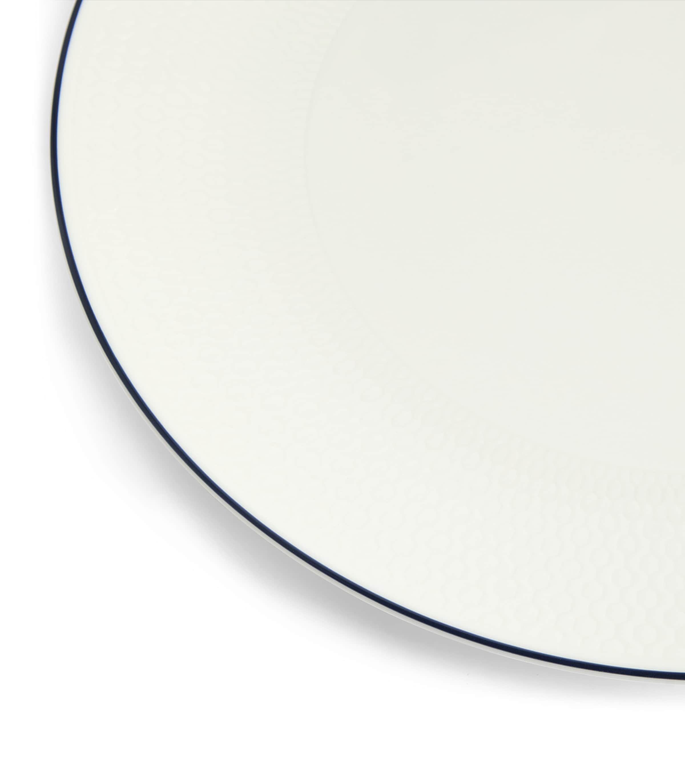 Wedgwood Gio bone china plate 23cm (British brand)
