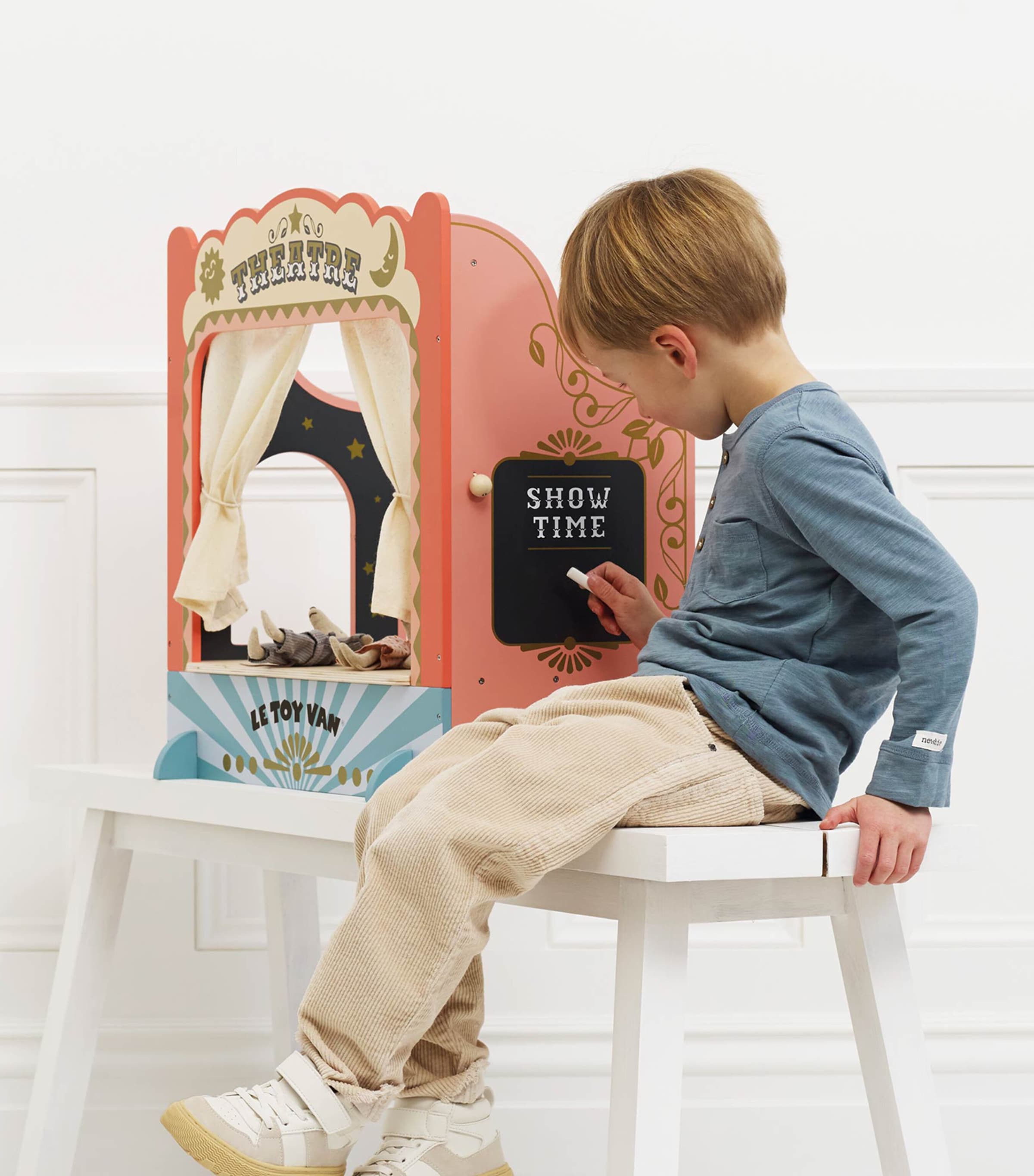 Le Toy Van tabletop puppet theatre, UK version