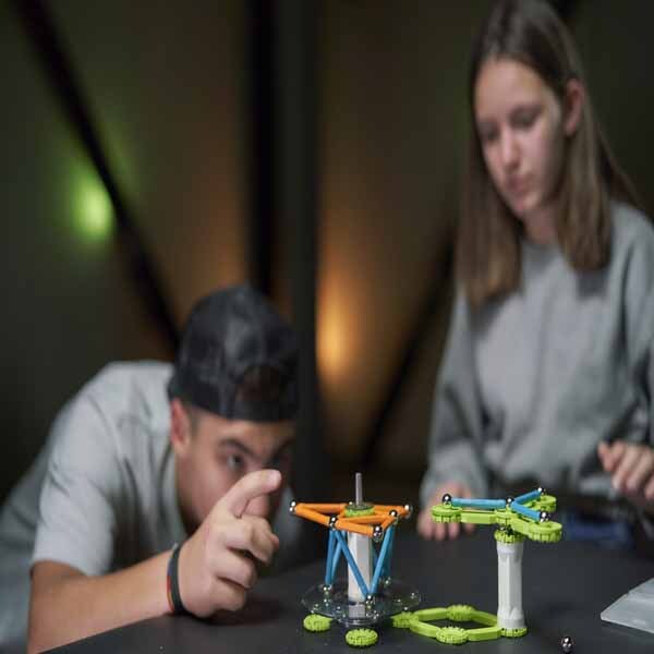 Geomag magnetic gears construction set 96 pieces, imported from the UK