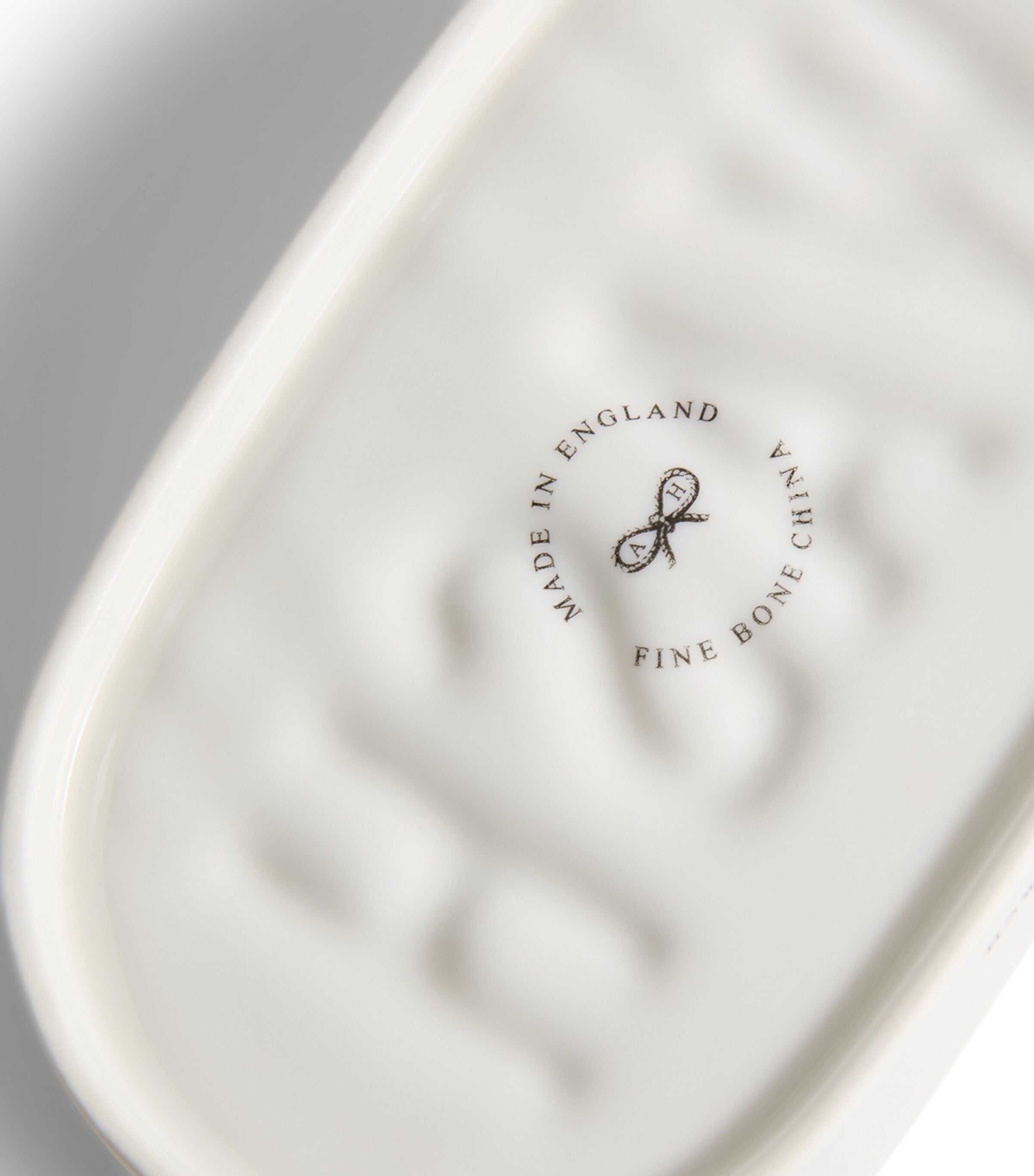 Anya Hindmarch Eyes bathroom set - British product