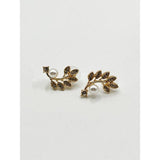 SVNX hanging leaf pearl earrings gold - British product