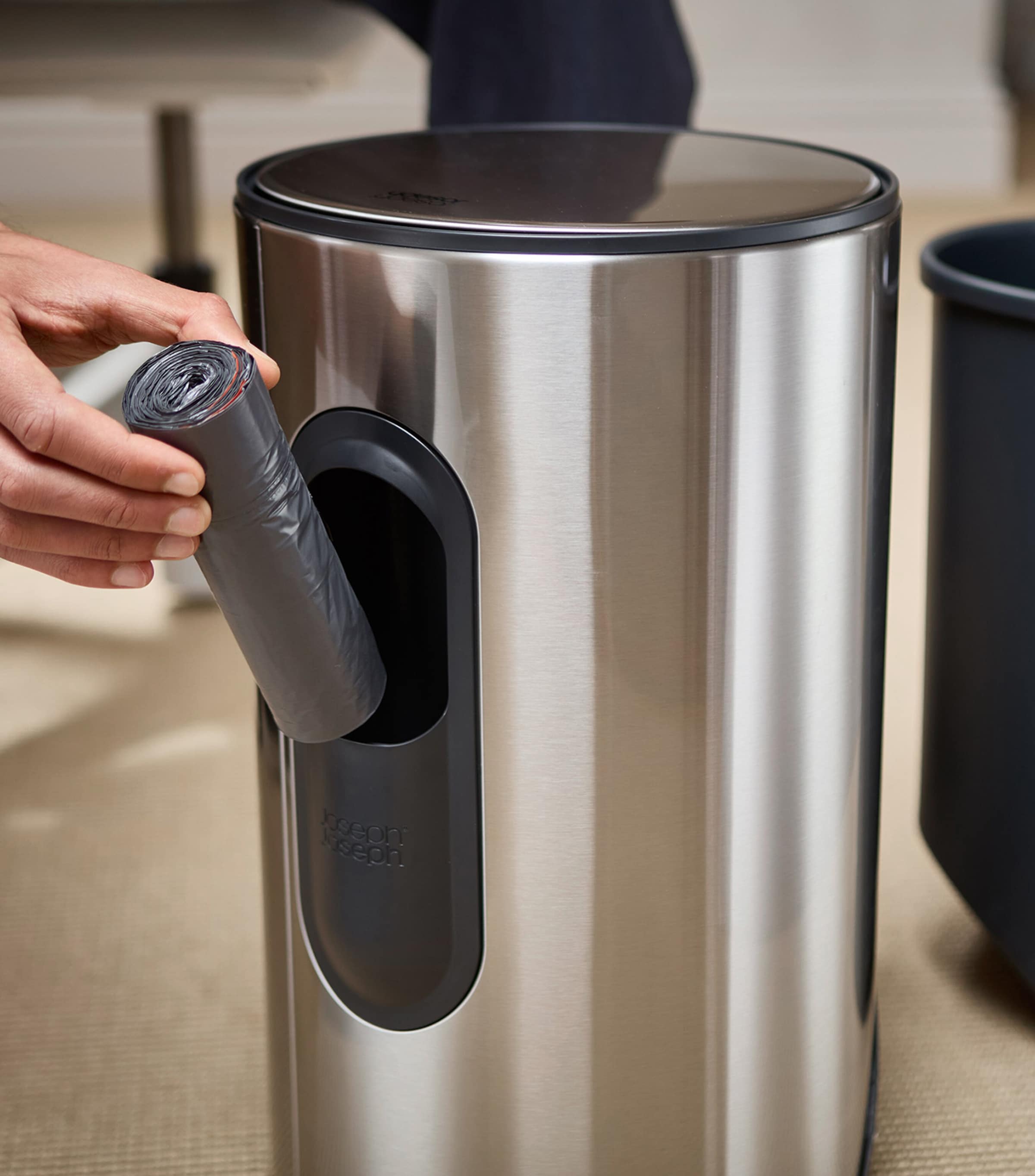 Joseph Joseph Small Easy-Push Arc Pedal Bin 10L, UK version
