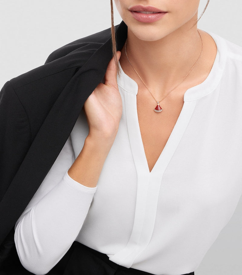 Bvlgari Divas' Dream rose gold necklace with diamonds and carnelian - British product