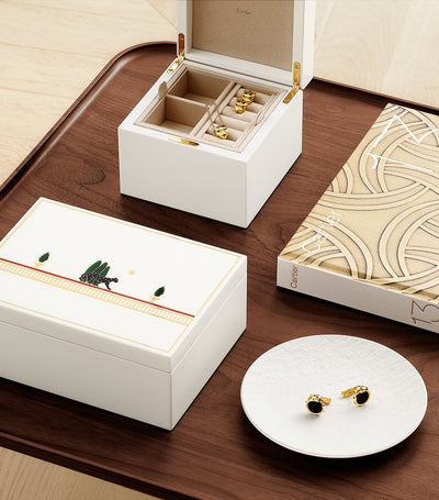 صندوق مجوهرات Cartier Panthère de Cartier من Harrods - اشترِ عبر الإنترنت من McGrocer