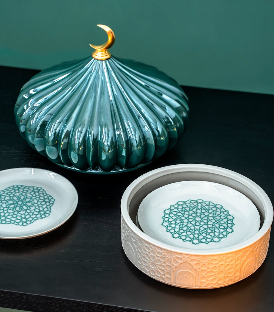 Lladró porcelain Majestic Nights box with plates - (British brand)