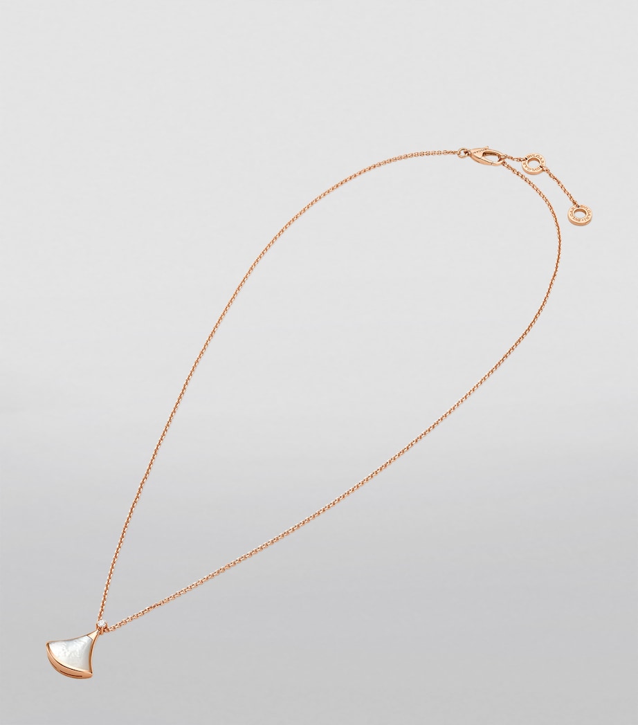 Bvlgari Divas' Dream necklace in rose gold and mother-of-pearl, UK version