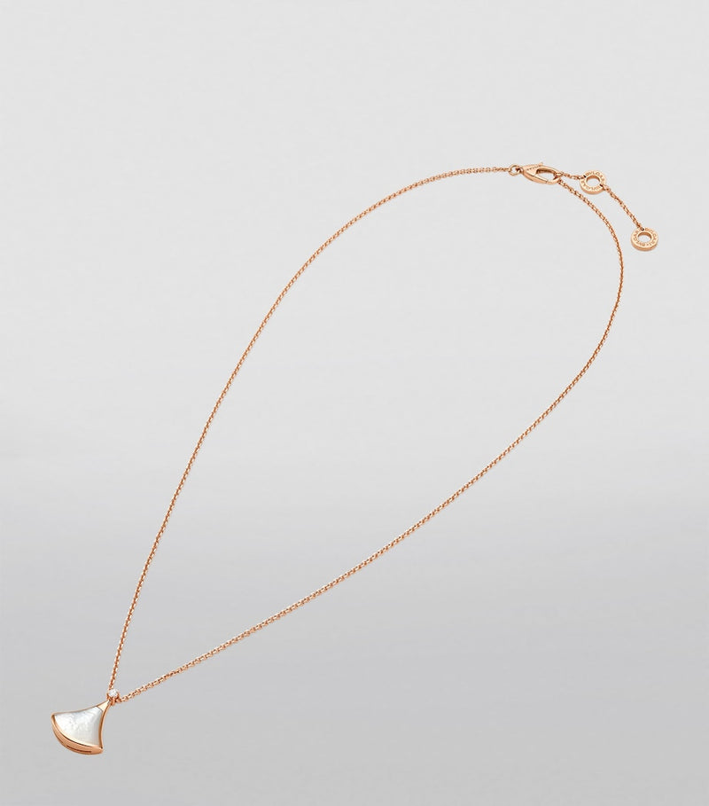 Bvlgari Divas' Dream necklace in rose gold and mother-of-pearl, UK version