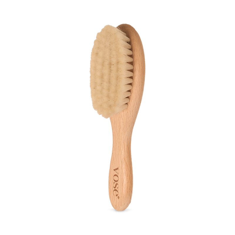 Baby brush with 100% goat hair bristles and wooden handle, UK version