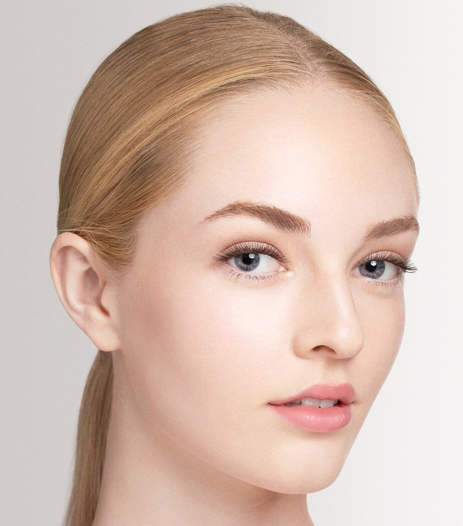 Hydrating Cushion Foundation with Medium Coverage and Bionymph Peptides