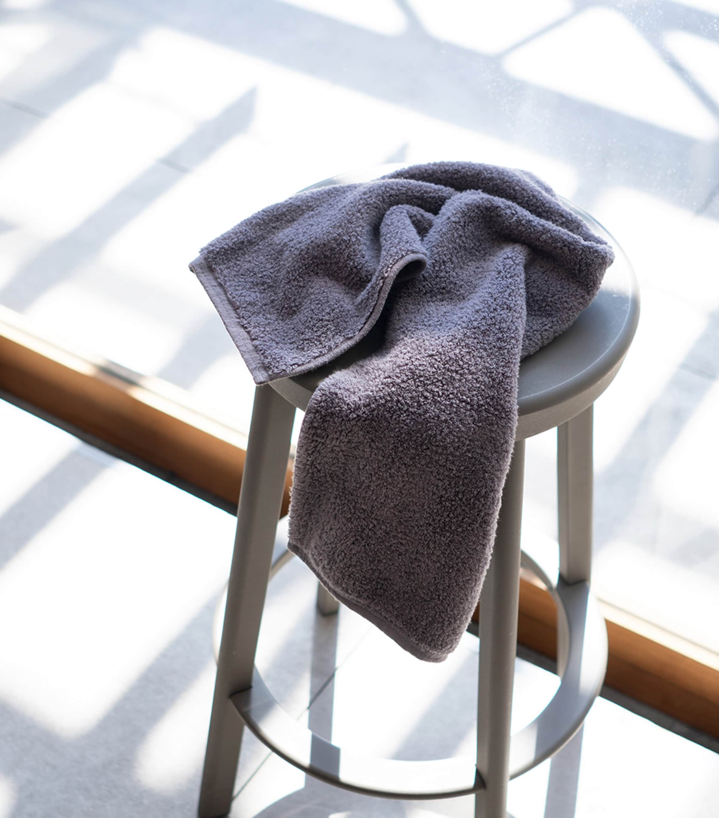 Uchino Gokufuwa High-Absorbency Hair Towel 35cm x 85cm (British brand)