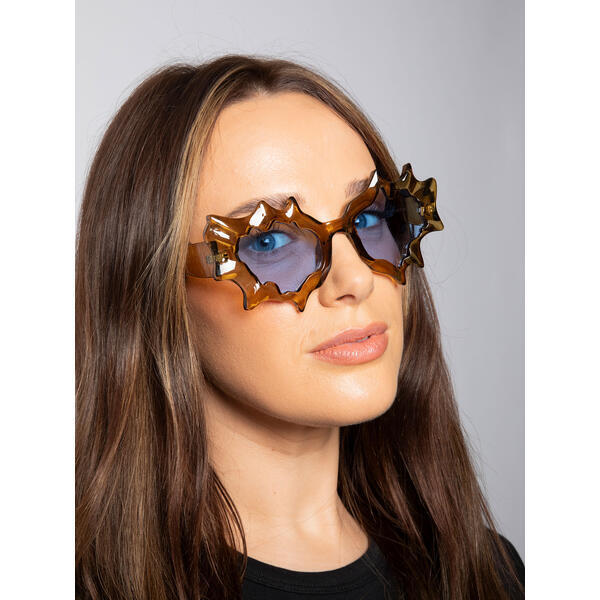 SVNX Y2K unregelmäßige Sonnenbrille braun blaue Gläser, importiert aus dem Vereinigten Königreich
