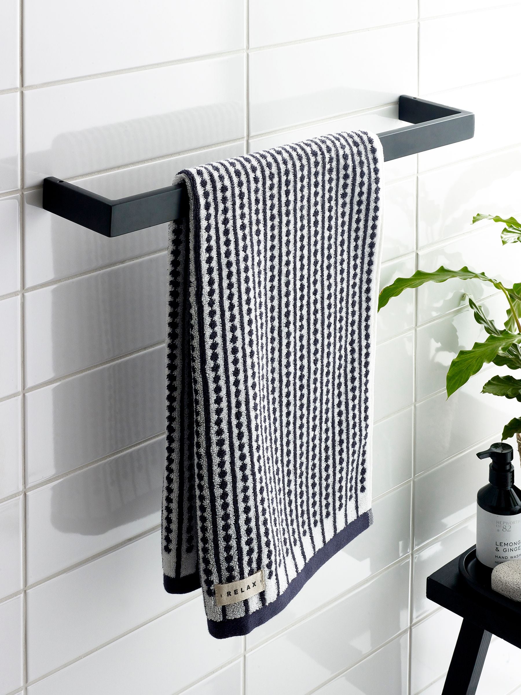 Moderna Chrome Towel Rail Ring Bathroom Accessory