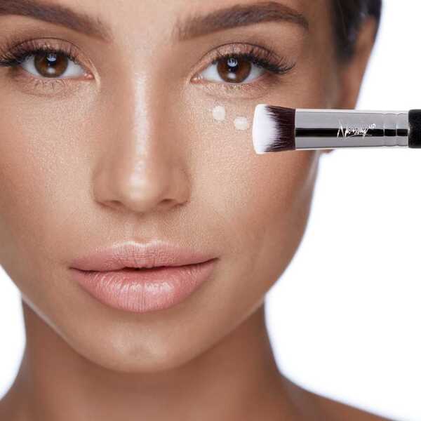 Nanshy Concealer 3D makeup brush imported from the United Kingdom