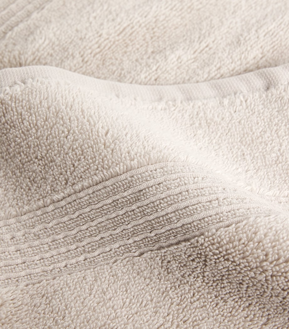 Harrods of London organic cotton hand towel 50cm x 100cm, UK version