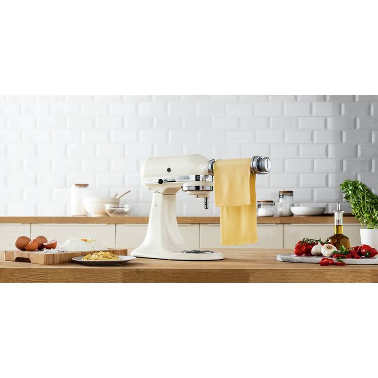 Kitchenaid Artisan stand mixer 4.8L bowl, imported from the UK