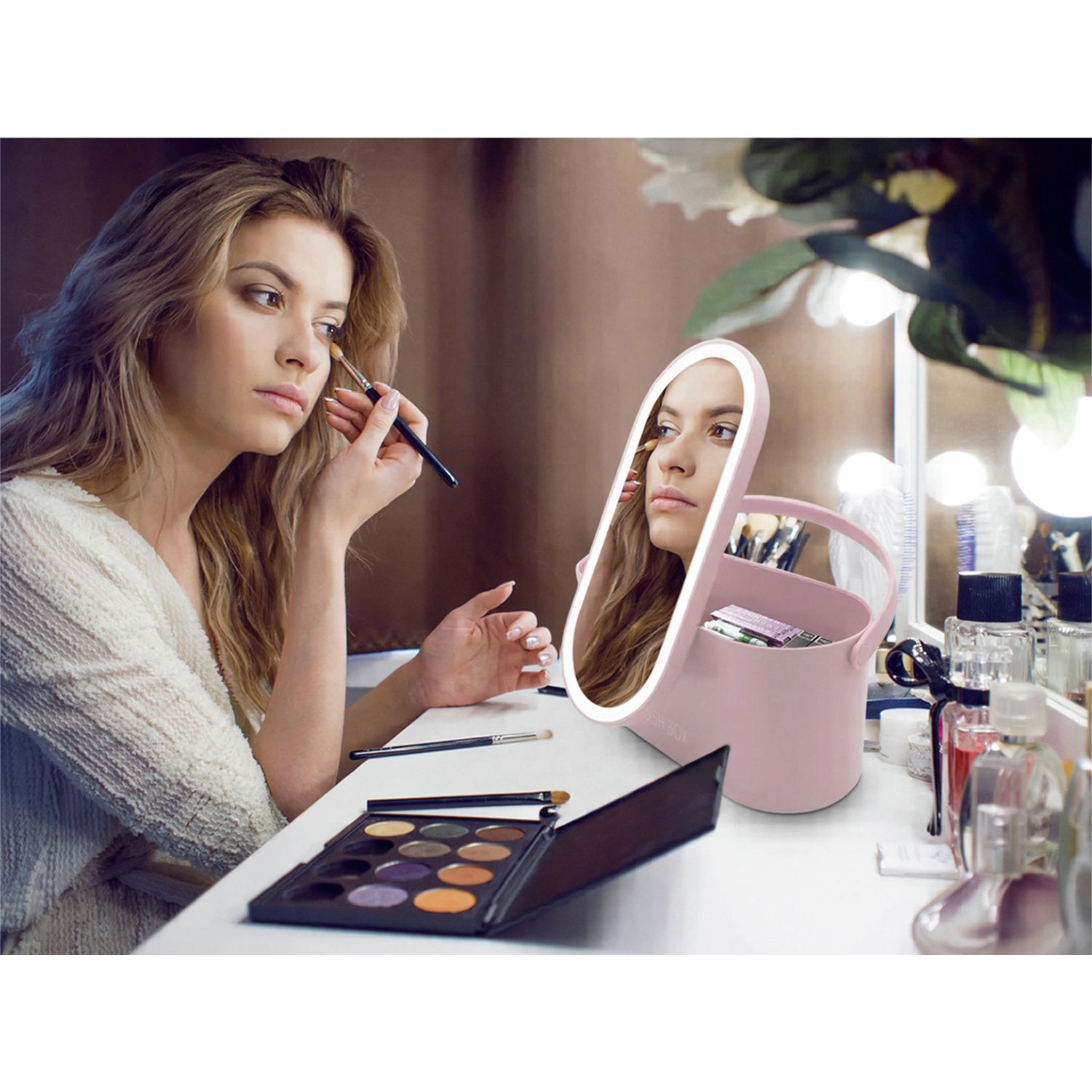 Rio LED illuminated beauty box with mirror, USB rechargeable, UK version
