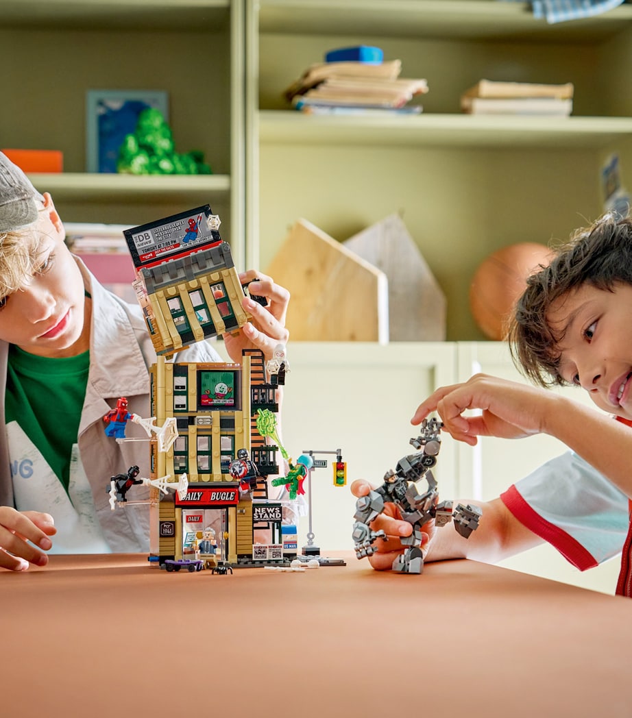Lego Marvel Spider-Man vs. Mysterio The Daily Bugle building set, UK version