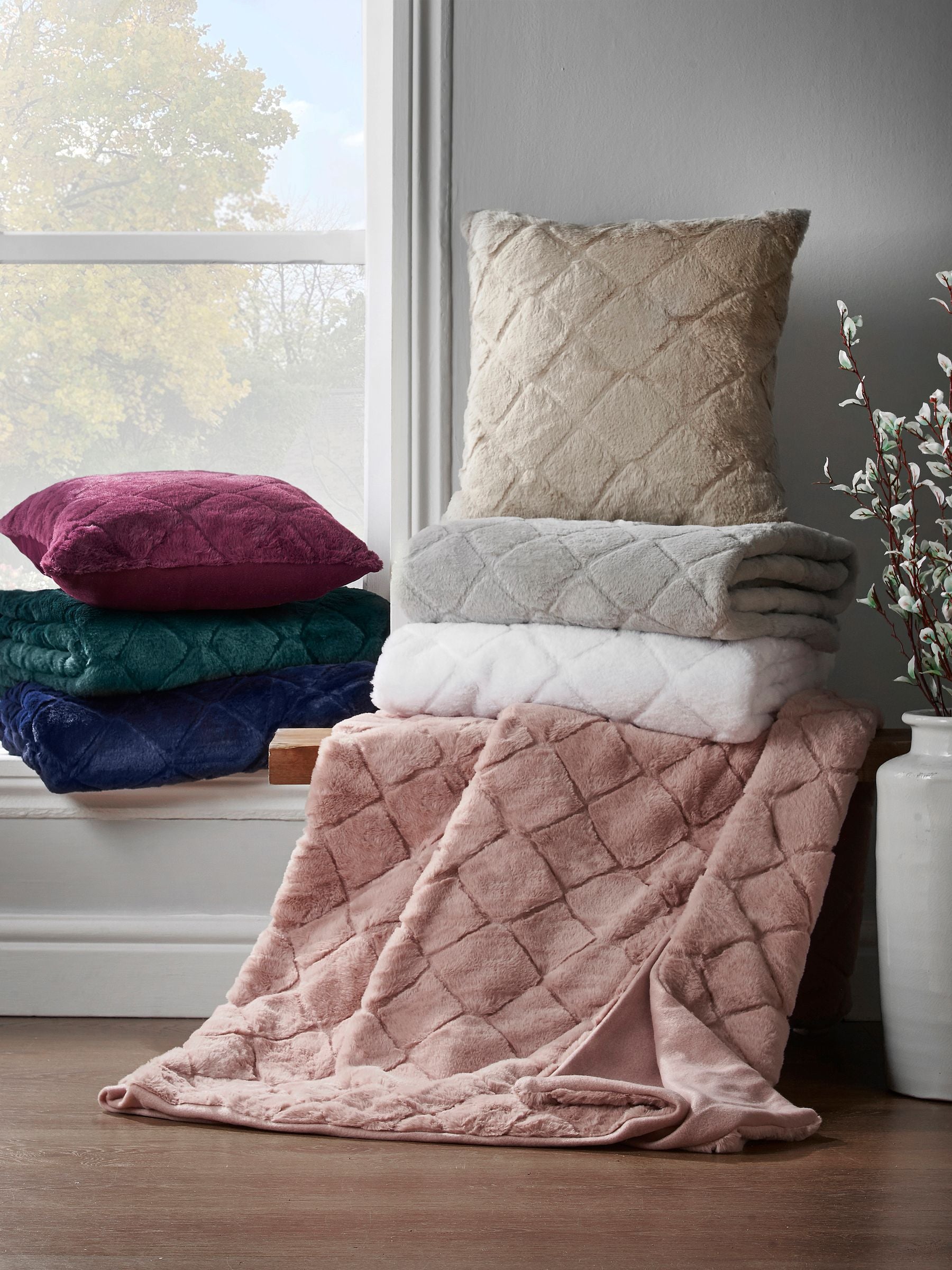 Catherine Lansfield fleece throw diamond 130x170cm (British brand)