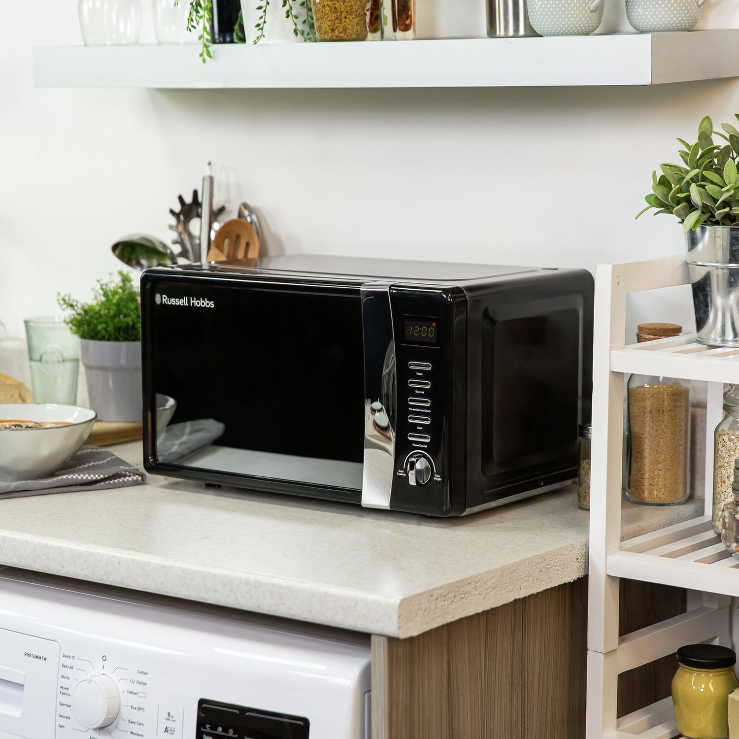 Russell Hobbs 700W 17L black microwave, imported from the UK