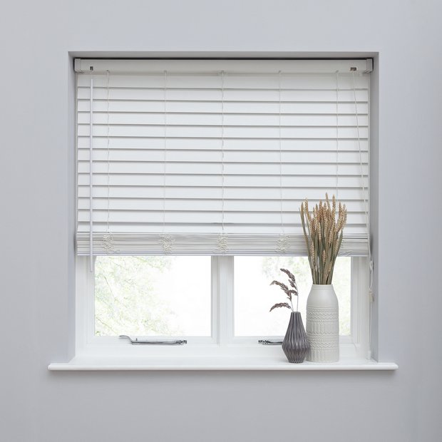 Habitat faux wood white venetian blind 90cm, UK version