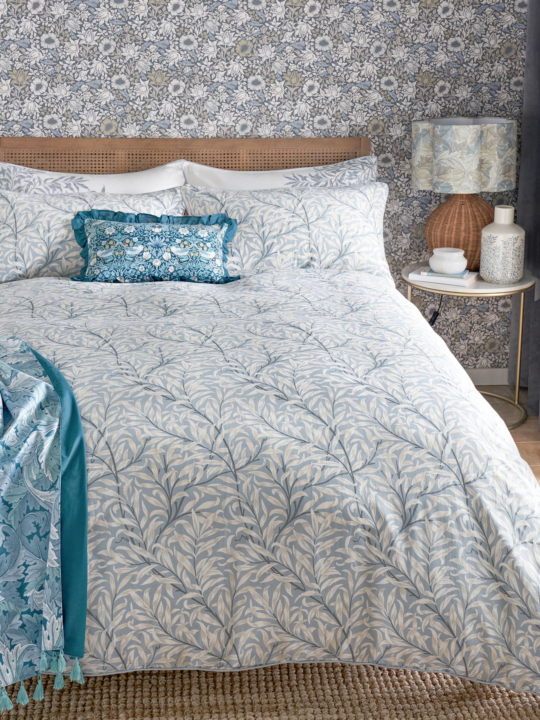 Clarke & Clarke Willow Boughs William Morris 200 Thread Count Duvet Cover and Pillowcase Set