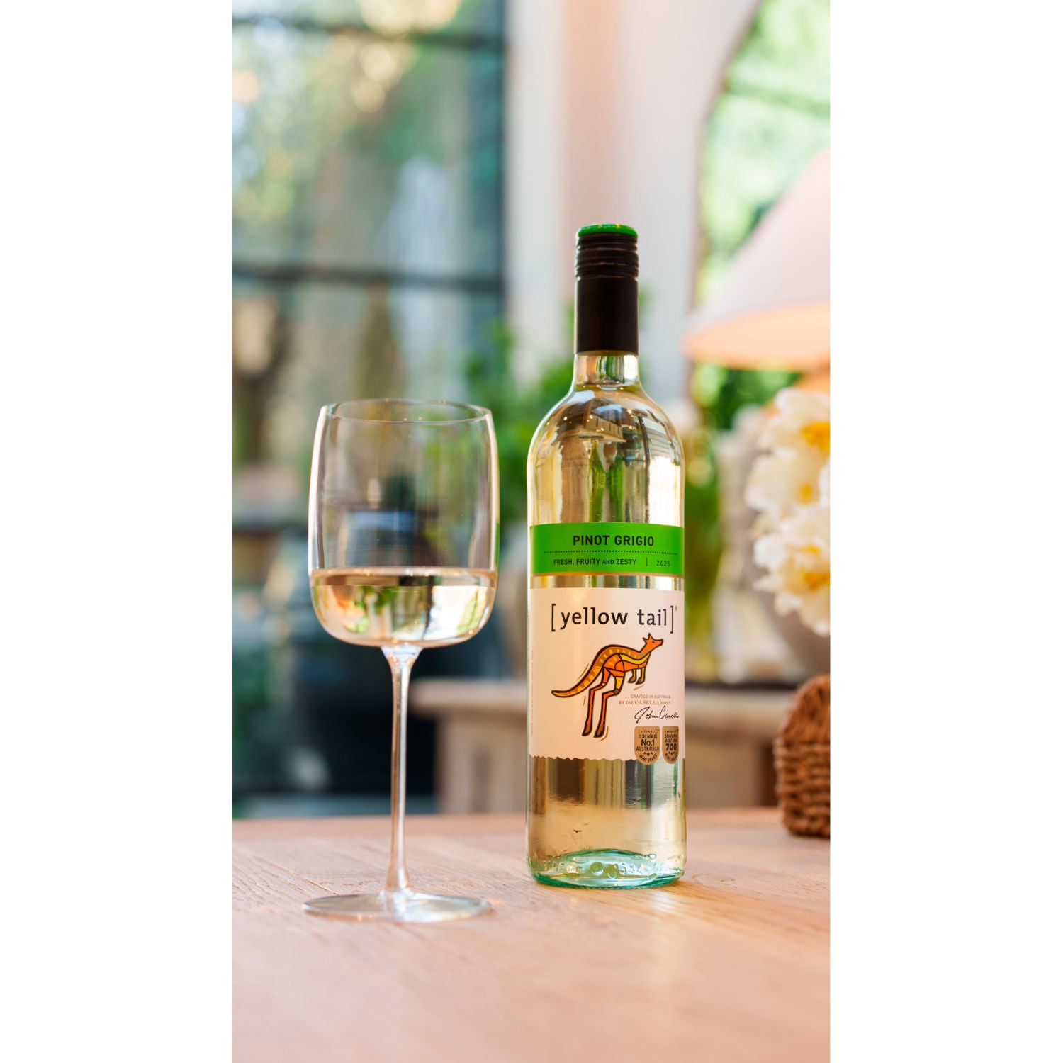 Yellow Tail Pinot Grigio white wine 750ml (British brand)