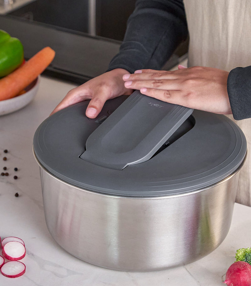 Cole & Mason Large Swift Dry Salad Spinner - British product