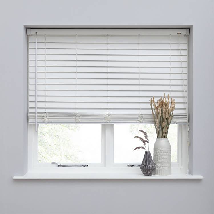 Habitat white faux wood venetian blind 60cm, imported from the UK