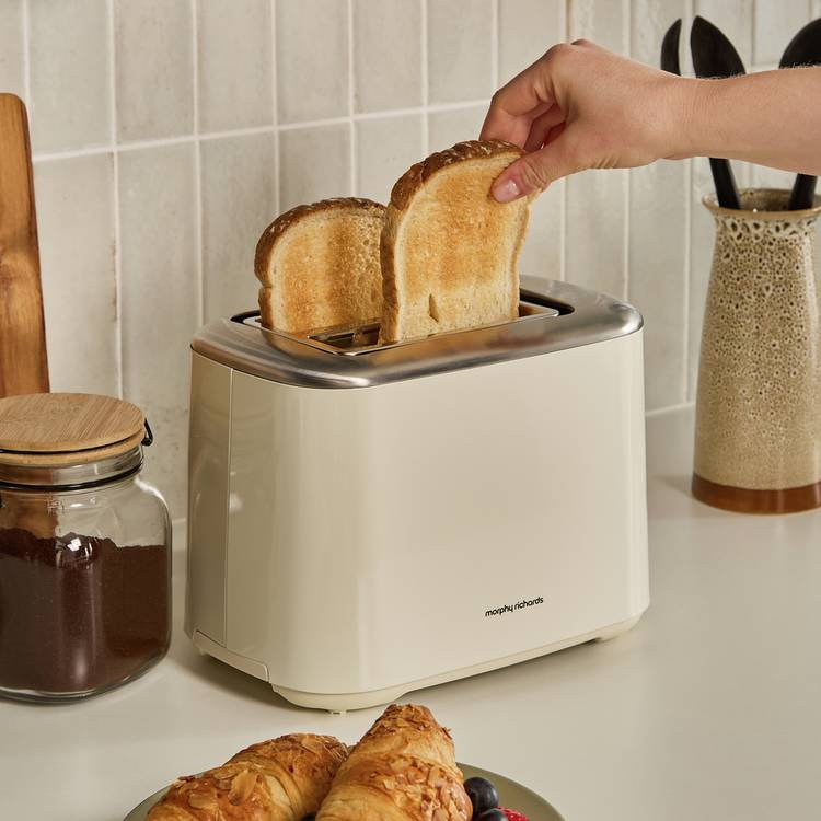 Morphy Richards cream 2 slice toaster, imported from the UK